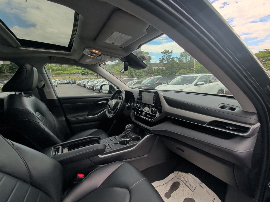 2022 Toyota Highlander XLE Worcester MA