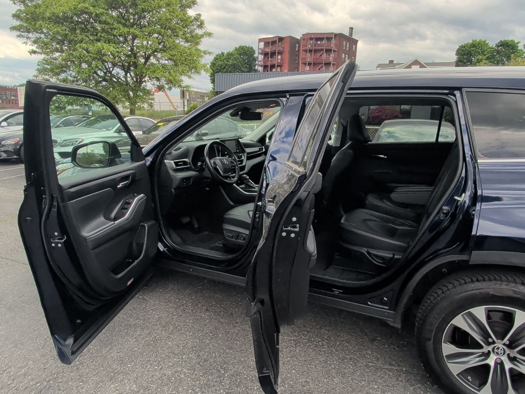 2022 Toyota Highlander XLE Worcester MA