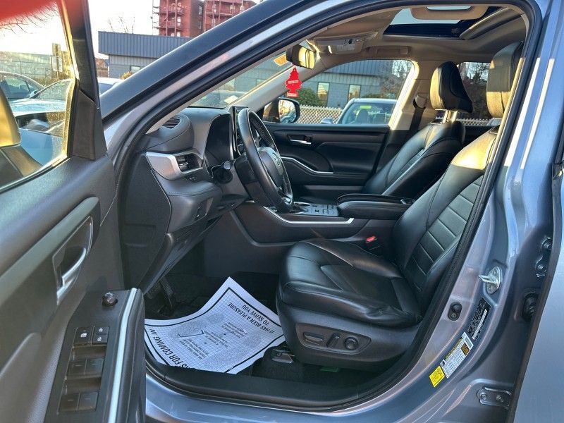 2022 Toyota Highlander XLE Worcester MA