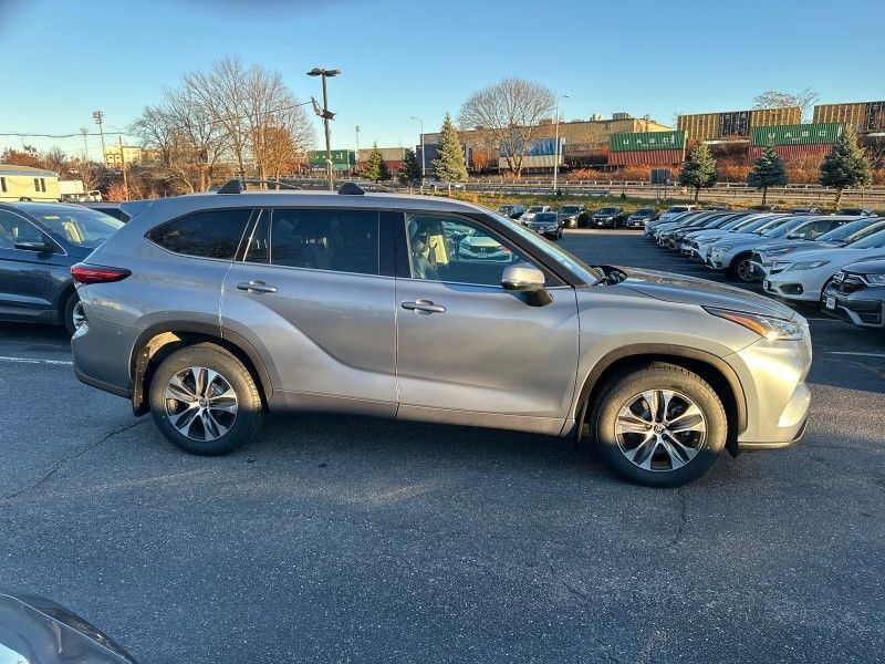 2022 Toyota Highlander XLE Worcester MA 2022 Toyota Highlander XLE Worcester MA