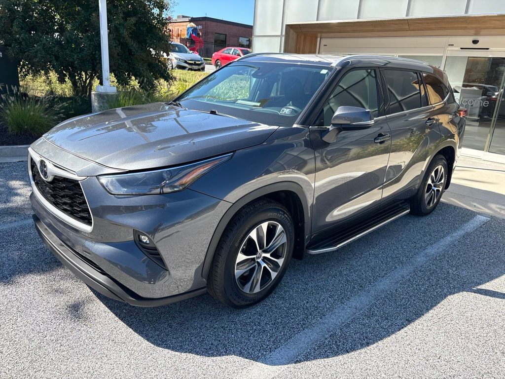 2022 Toyota Highlander XLE