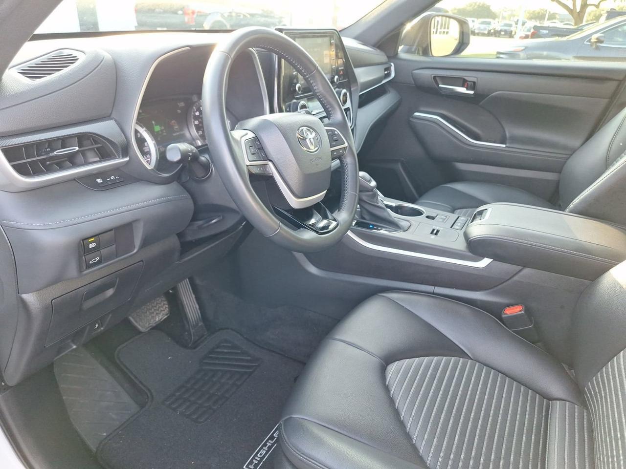 2022 Toyota Highlander XSE Hurst TX