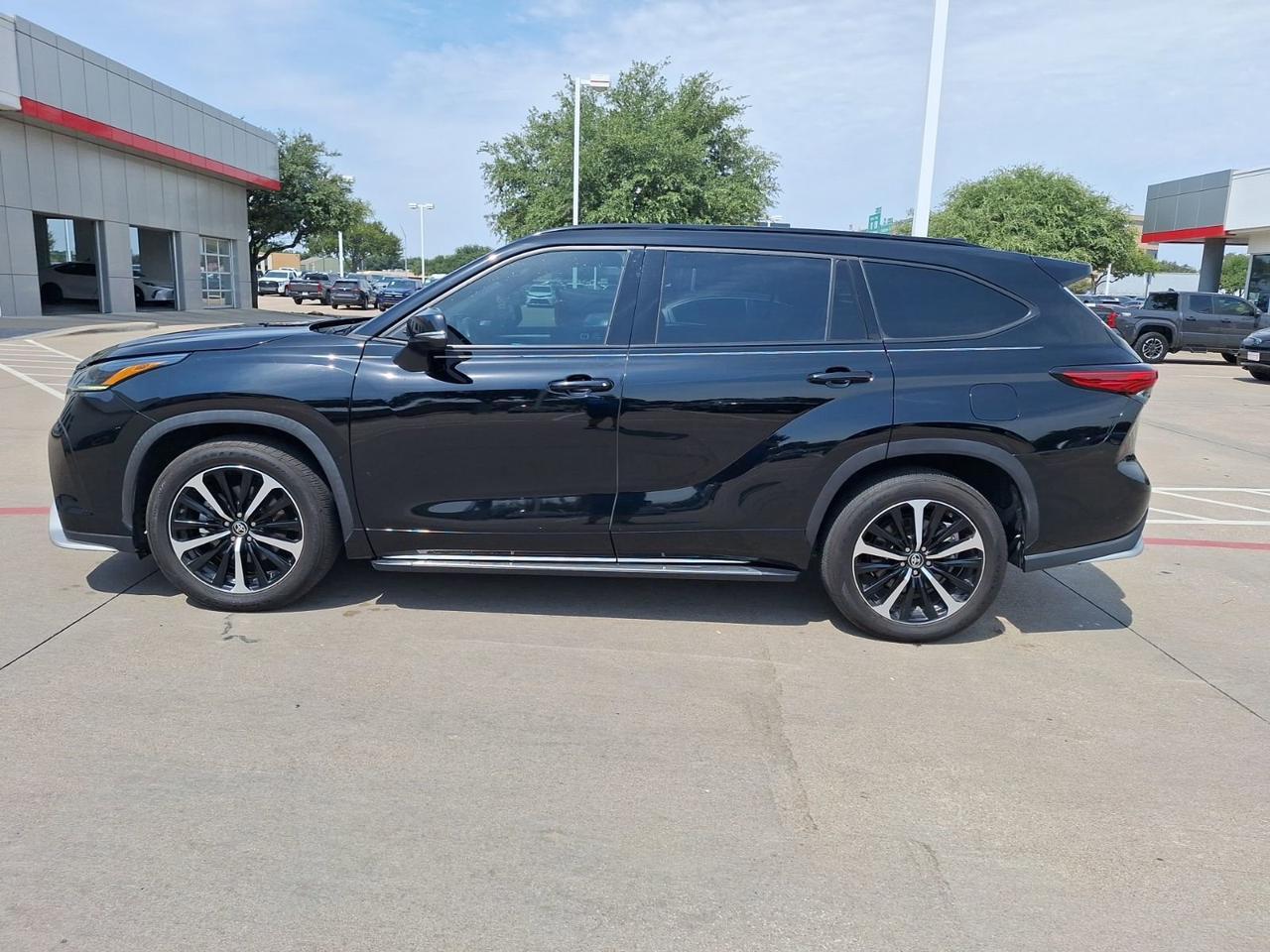 2022 Toyota Highlander XSE Hurst TX
