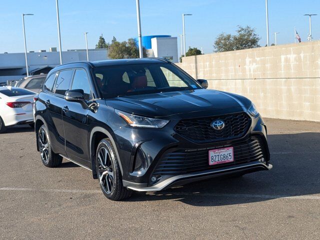 2022 Toyota Highlander XSE