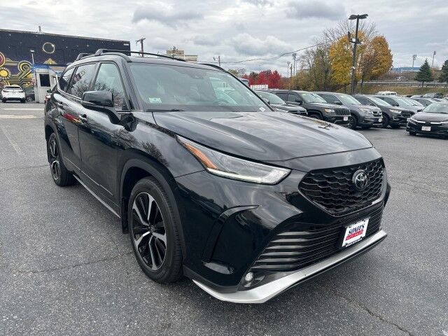 2022 Toyota Highlander XSE Worcester MA