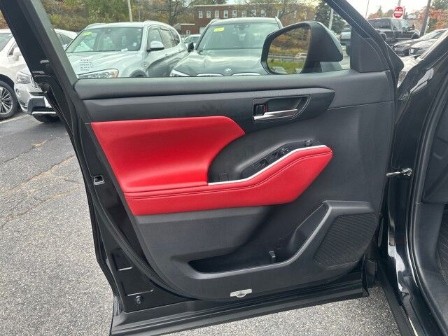 2022 Toyota Highlander XSE Worcester MA