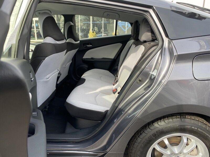 2022 Toyota Prius L Eco Springfield PA