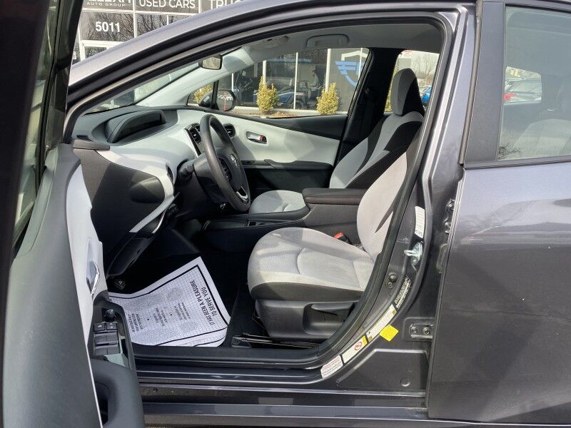 2022 Toyota Prius L Eco Springfield PA