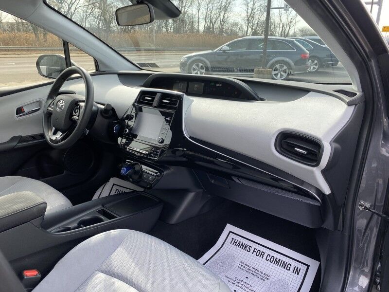 2022 Toyota Prius L Eco Springfield PA