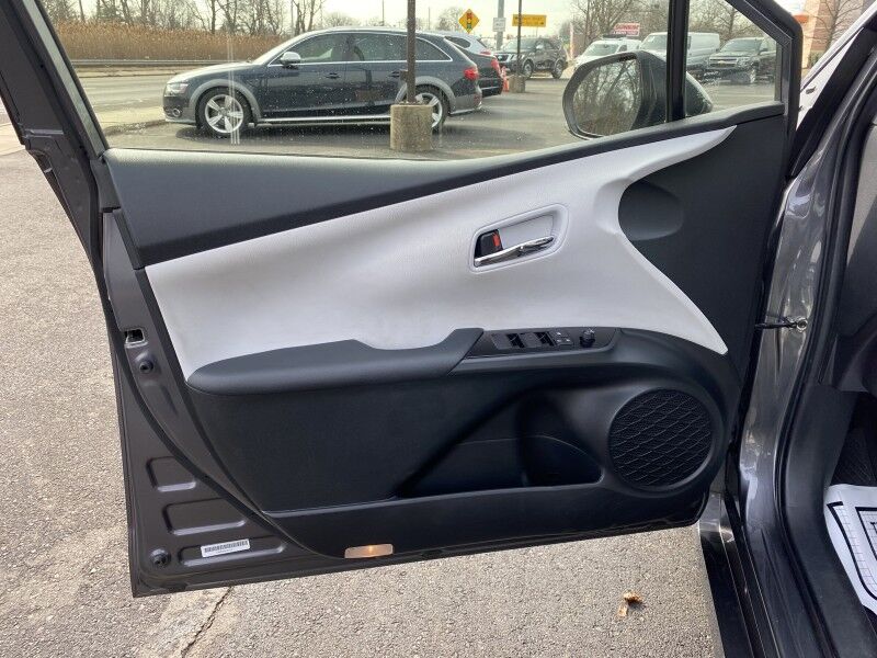 2022 Toyota Prius L Eco Springfield PA