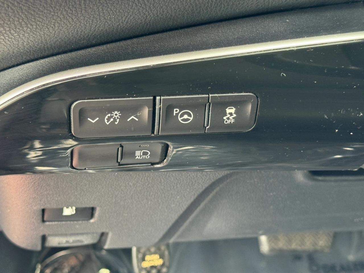 2022 Toyota Prius L Eco Miami FL