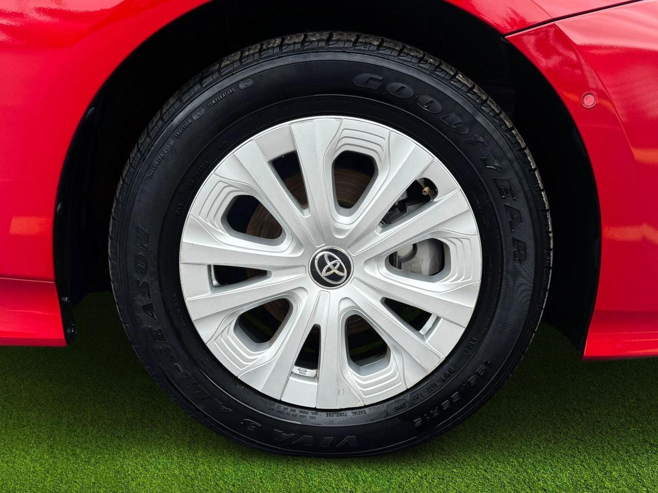 2022 Toyota Prius L Eco Miami FL
