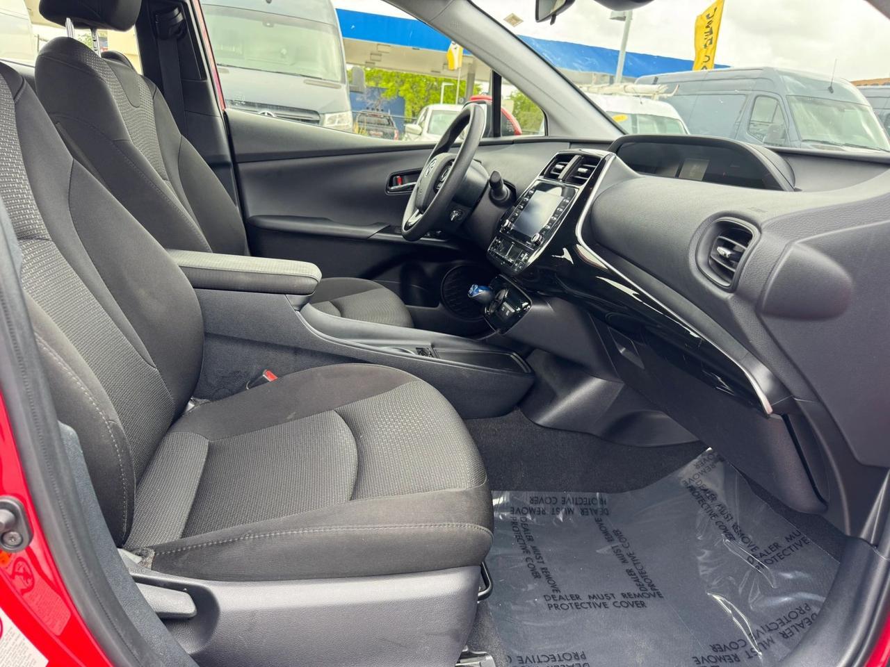 2022 Toyota Prius L Eco Miami FL