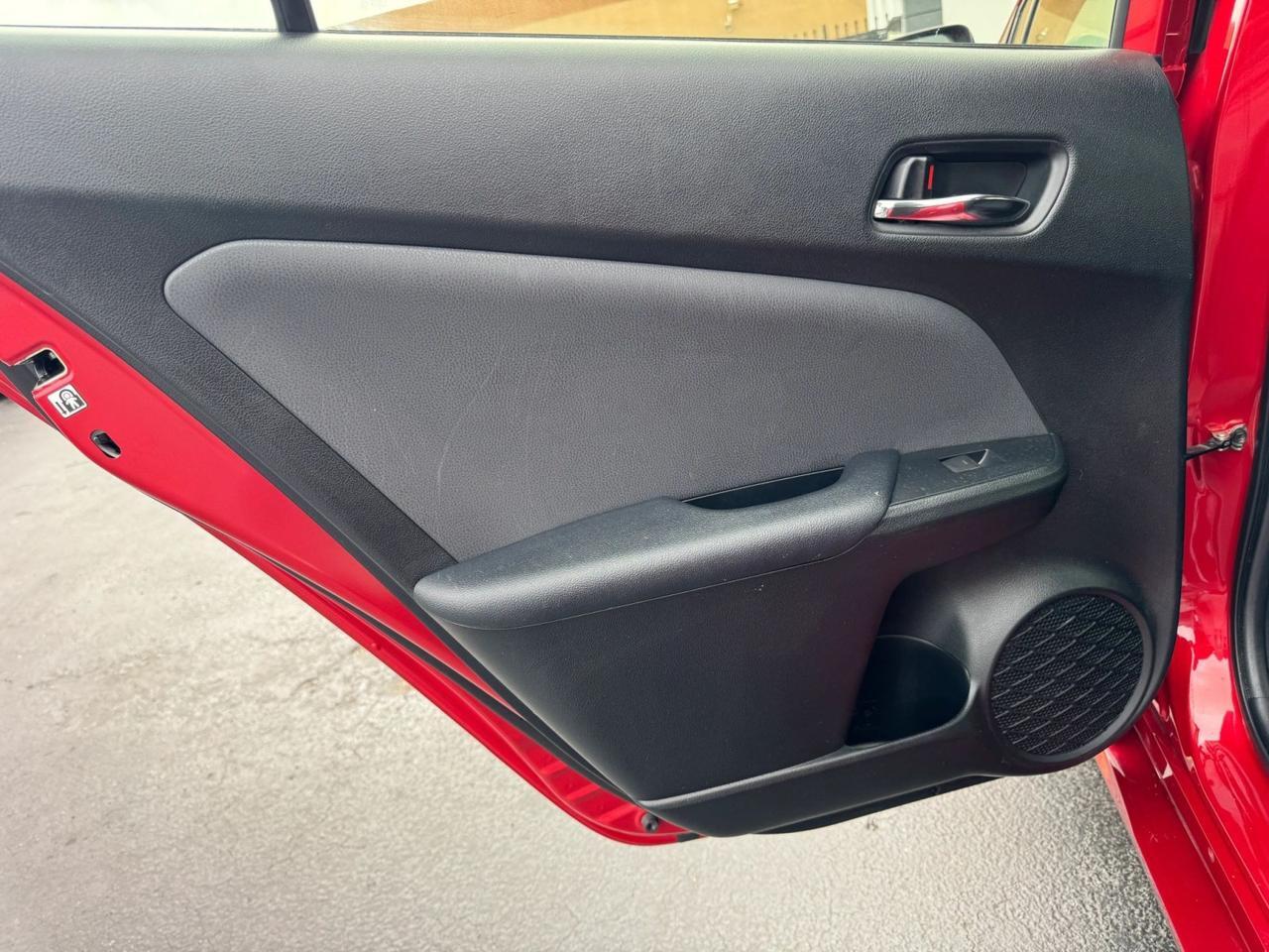 2022 Toyota Prius L Eco Miami FL