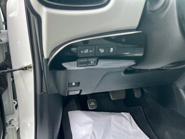2022 Toyota Prius L Eco Yuma AZ