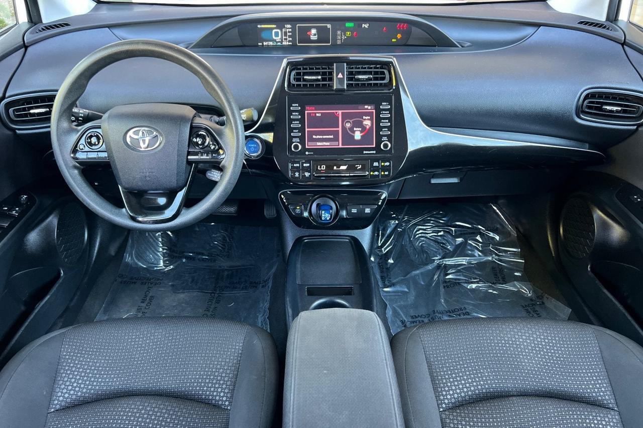 2022 Toyota Prius LE