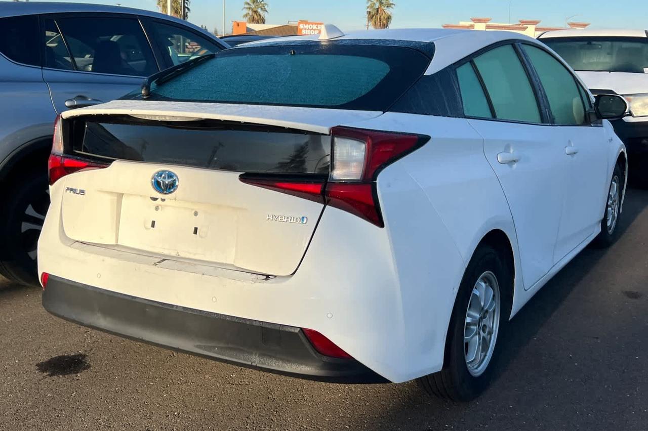 2022 Toyota Prius LE