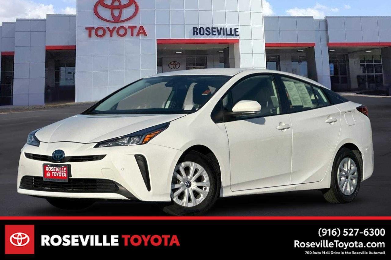 2022 Toyota Prius LE