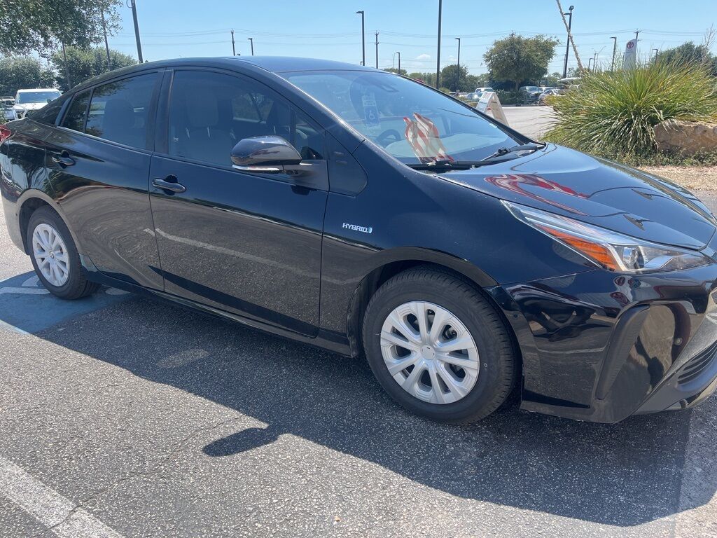 2022 Toyota Prius LE