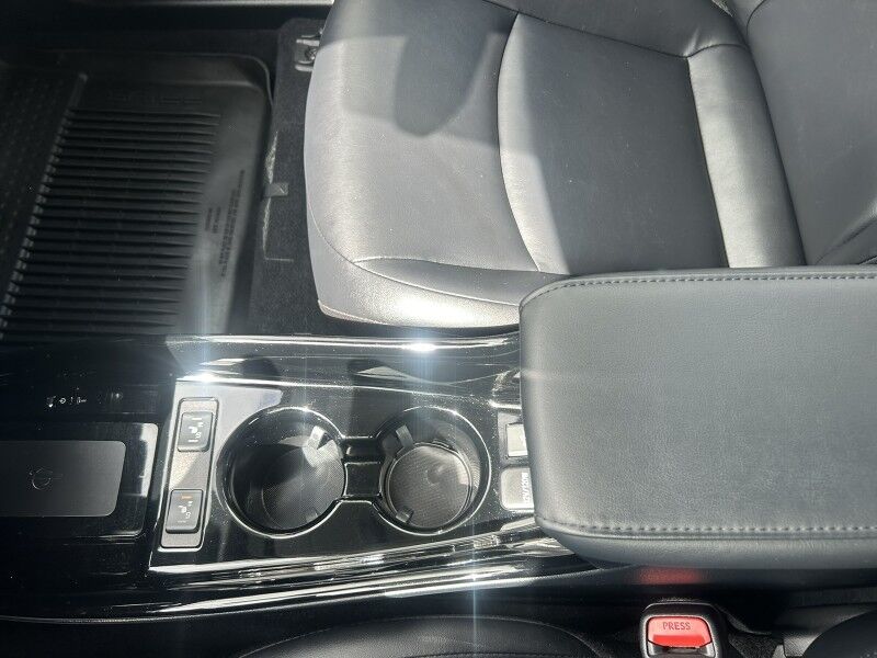 2022 Toyota Prius XLE - 1-OWNER - ADVANCED TECHNOLOGY PACKAGE Whitinsville MA