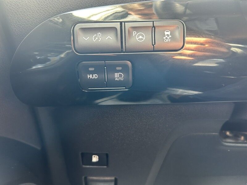 2022 Toyota Prius XLE - 1-OWNER - ADVANCED TECHNOLOGY PACKAGE Webster MA