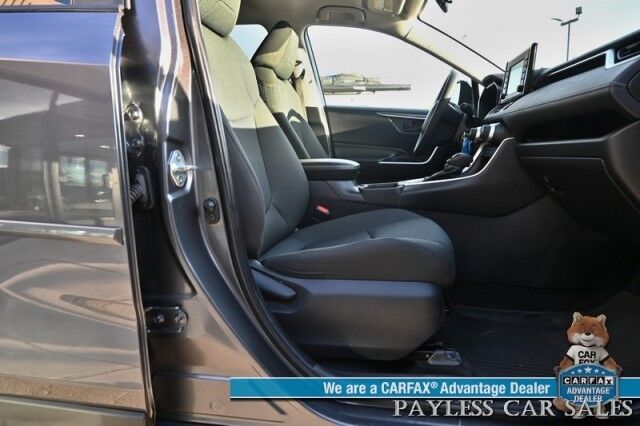 2022 Toyota RAV4 Hybrid LE / AWD / Premium Cloth Seats / Adaptive Cruise Control / Lane Departure & Blind Spot Alert / Apple CarPlay & Android Auto / USB Input / Back Up Camera / New Studless Winter Tires / 41 MPG / 1-Owner Anchorage AK