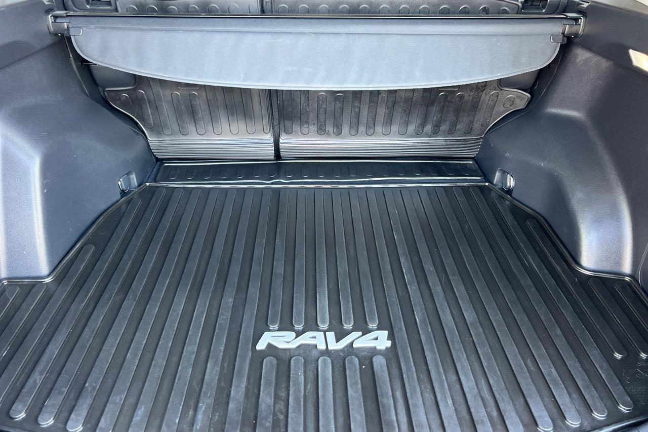 2022 Toyota RAV4 Hybrid LE Roseville CA