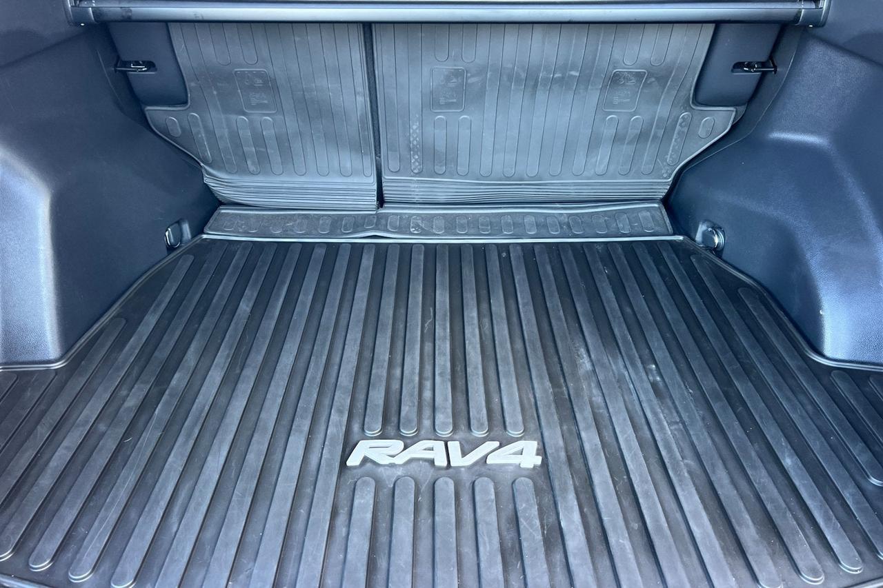 2022 Toyota RAV4 Hybrid LE Roseville CA