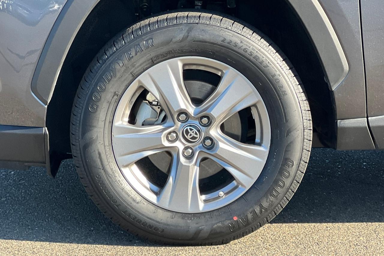 2022 Toyota RAV4 Hybrid LE Roseville CA