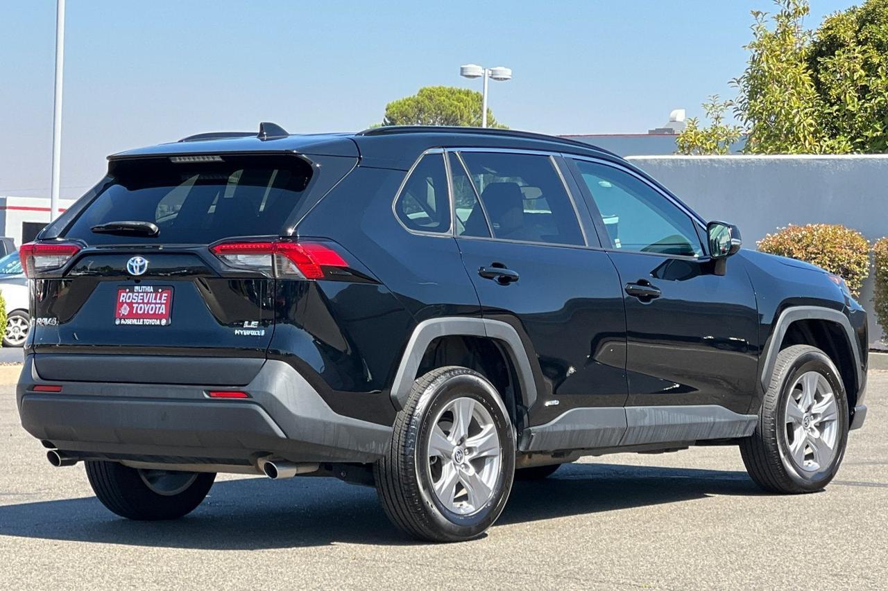2022 Toyota RAV4 Hybrid LE