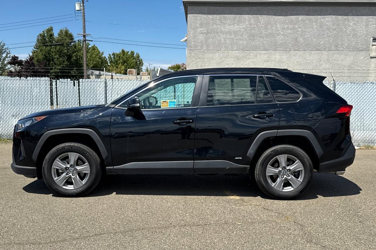 2022 Toyota RAV4 Hybrid LE
