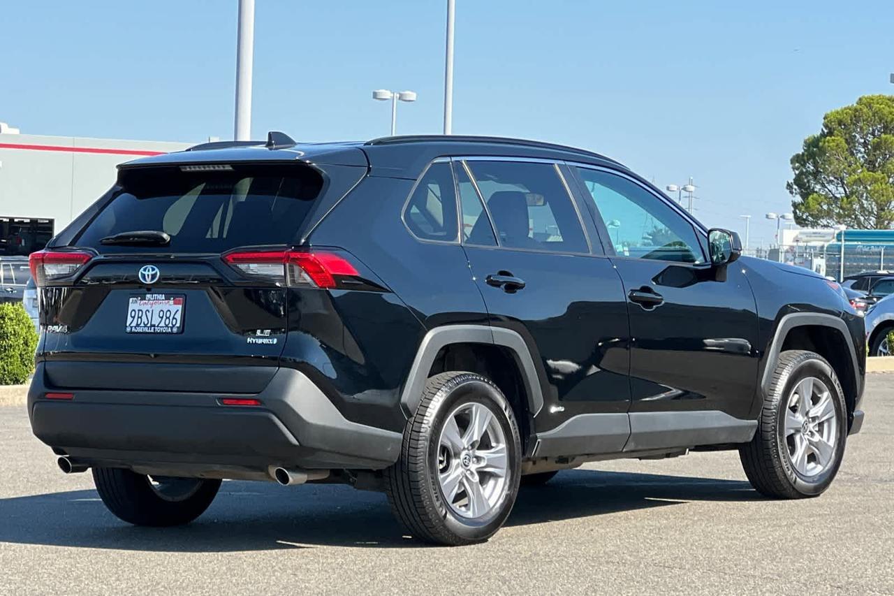 2022 Toyota RAV4 Hybrid LE