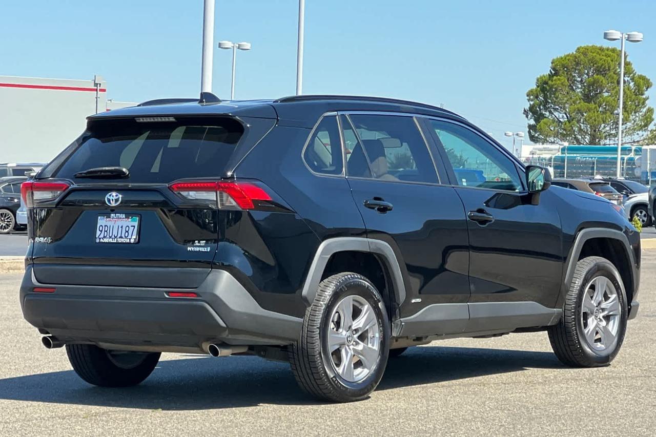 2022 Toyota RAV4 Hybrid LE