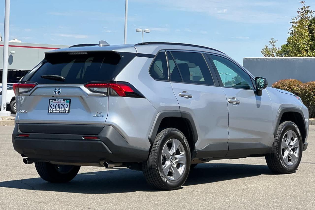 2022 Toyota RAV4 Hybrid LE