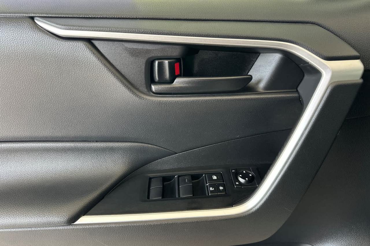 2022 Toyota RAV4 Hybrid LE Roseville CA