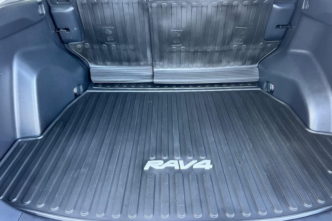 2022 Toyota RAV4 Hybrid LE Roseville CA