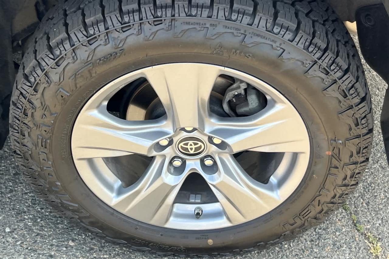 2022 Toyota RAV4 Hybrid LE Roseville CA