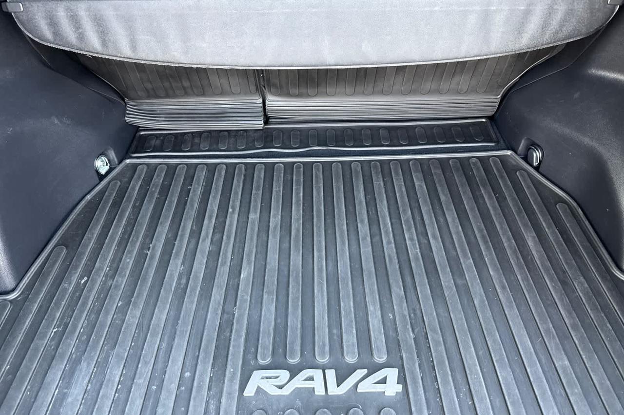 2022 Toyota RAV4 Hybrid LE Roseville CA