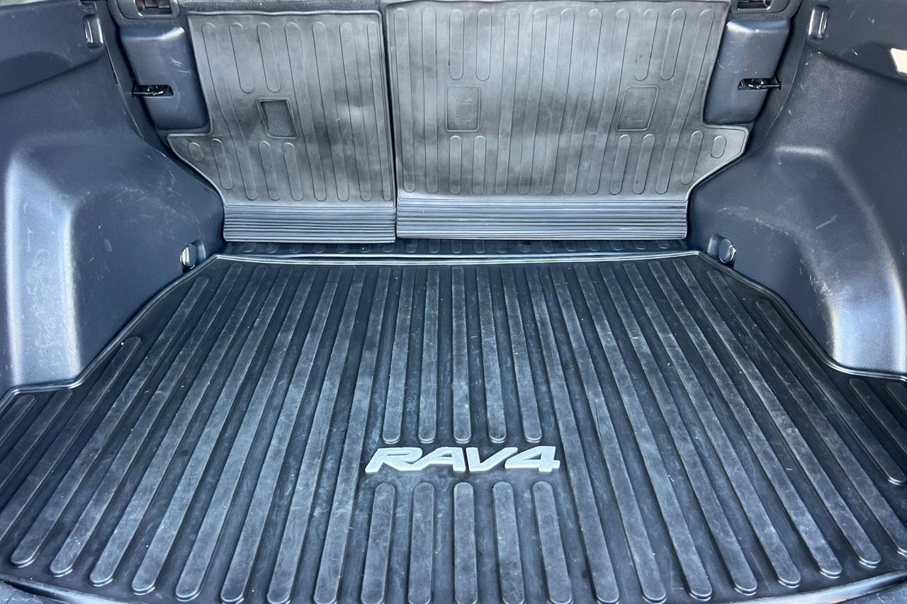 2022 Toyota RAV4 Hybrid SE Roseville CA