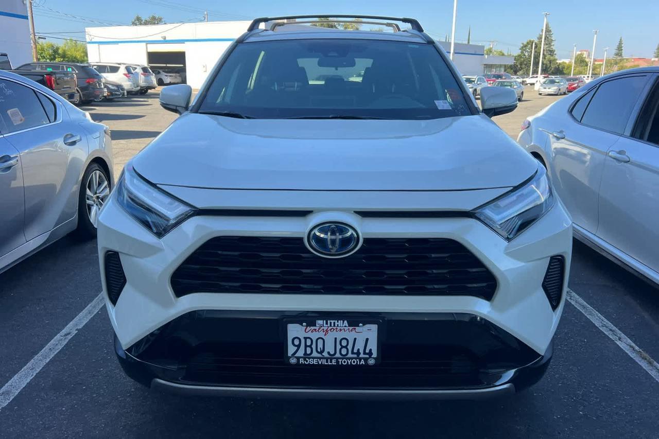 2022 Toyota RAV4 Hybrid SE