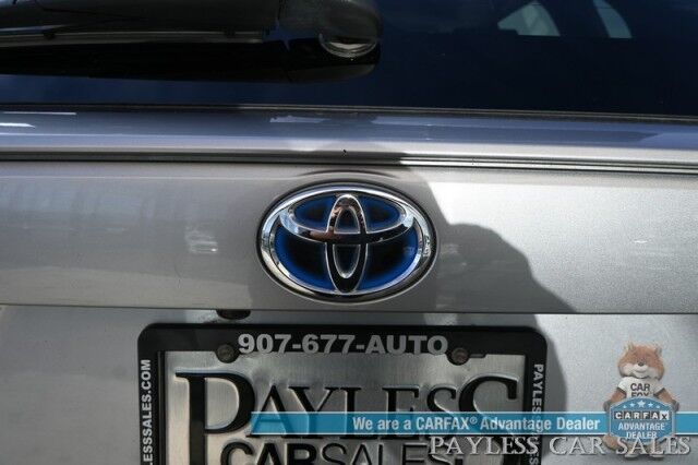 2022 Toyota RAV4 Hybrid XLE / AWD / Power & Heated Cloth Seats / Heated Steering Wheel / Adaptive Cruise / Lane Departure & Blind Spot Alert / Apple CarPlay & Android Auto / Keyless Entry & Start / New Studless Winter Tires / 41 MPG Anchorage AK