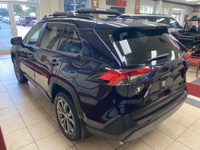 2022 Toyota RAV4 Hybrid XLE Premium