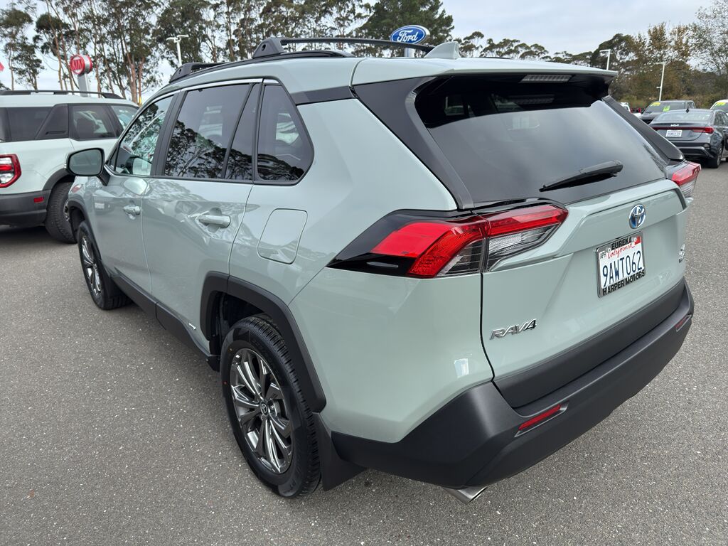 2022 Toyota RAV4 Hybrid XLE Premium