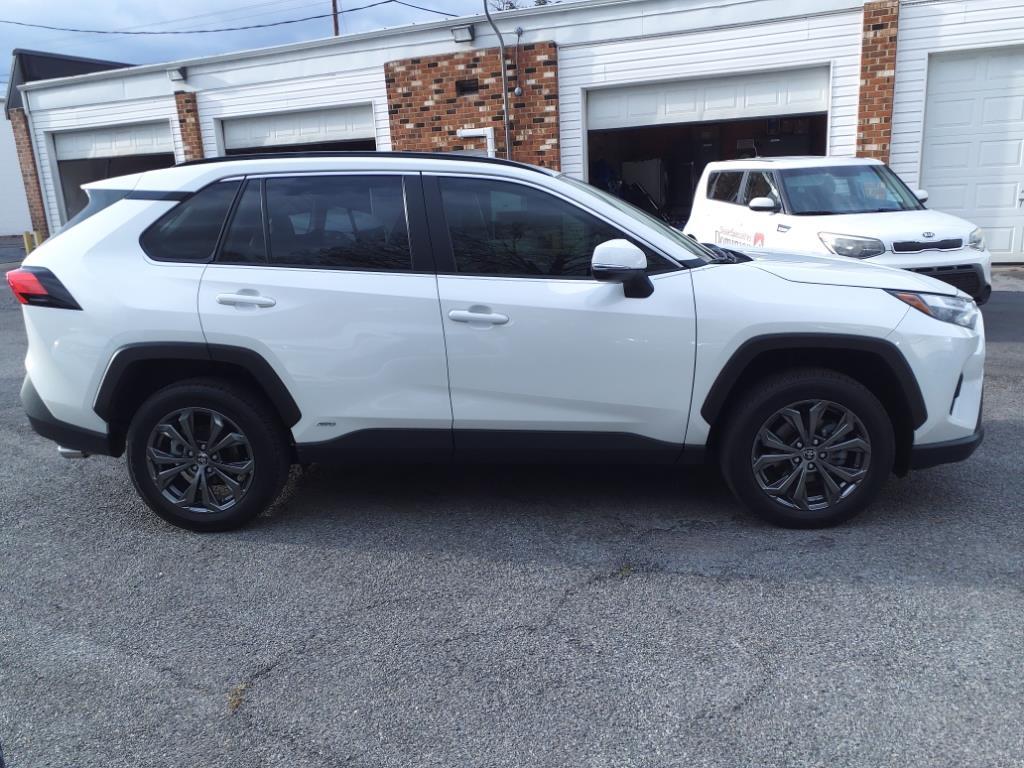 2022 Toyota RAV4 Hybrid XLE Premium