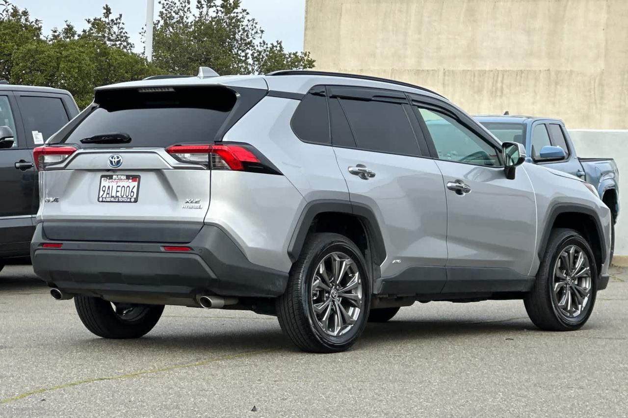 2022 Toyota RAV4 Hybrid XLE Premium