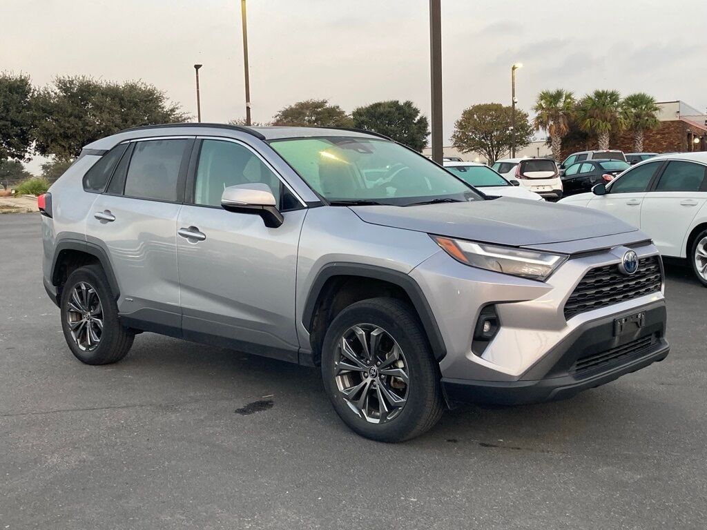 2022 Toyota RAV4 Hybrid XLE Premium