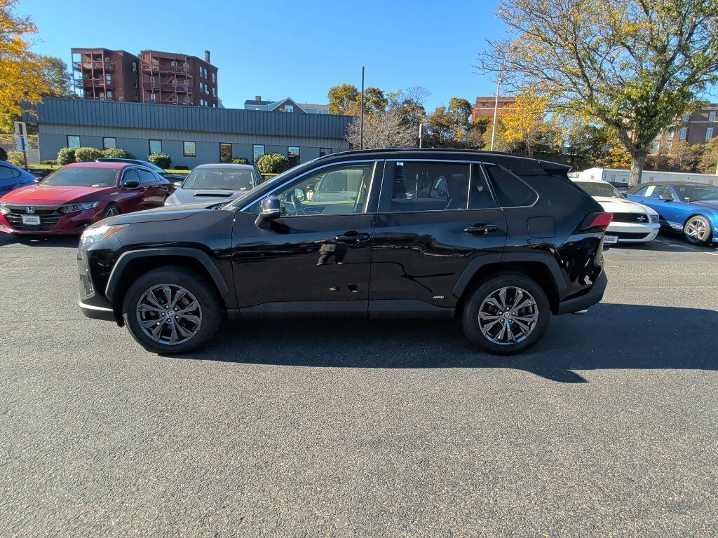 2022 Toyota RAV4 Hybrid XLE Premium