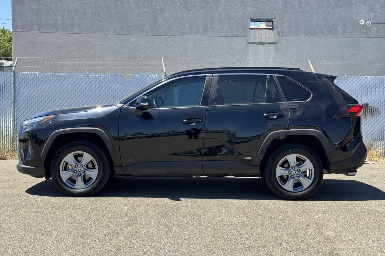 2022 Toyota RAV4 Hybrid XLE