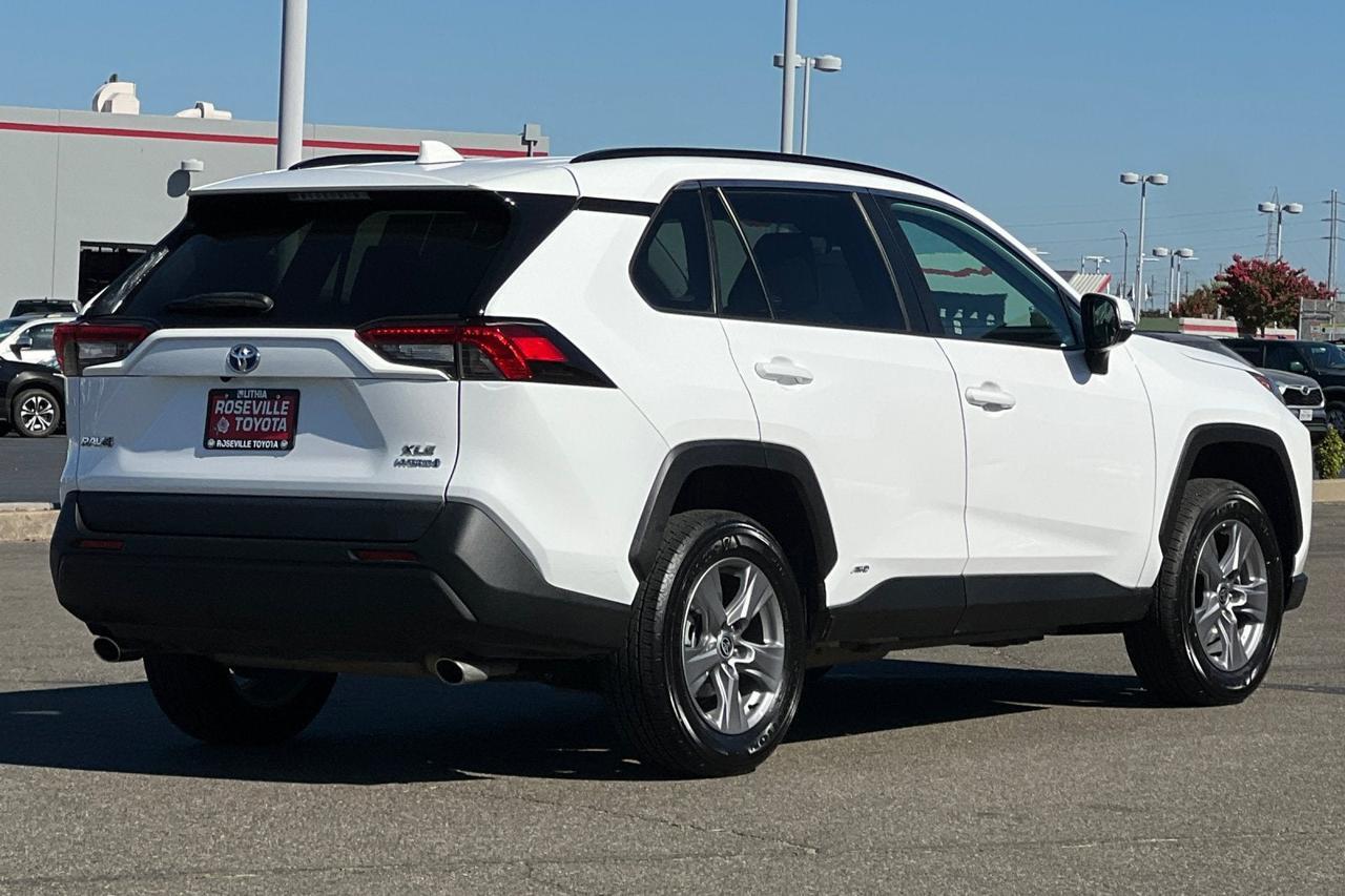 2022 Toyota RAV4 Hybrid XLE
