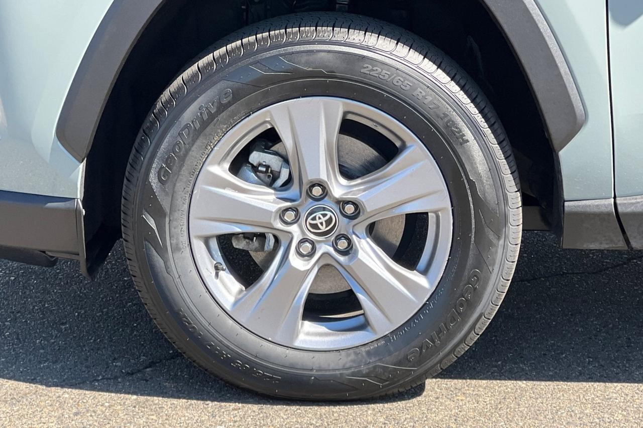 2022 Toyota RAV4 Hybrid XLE Roseville CA